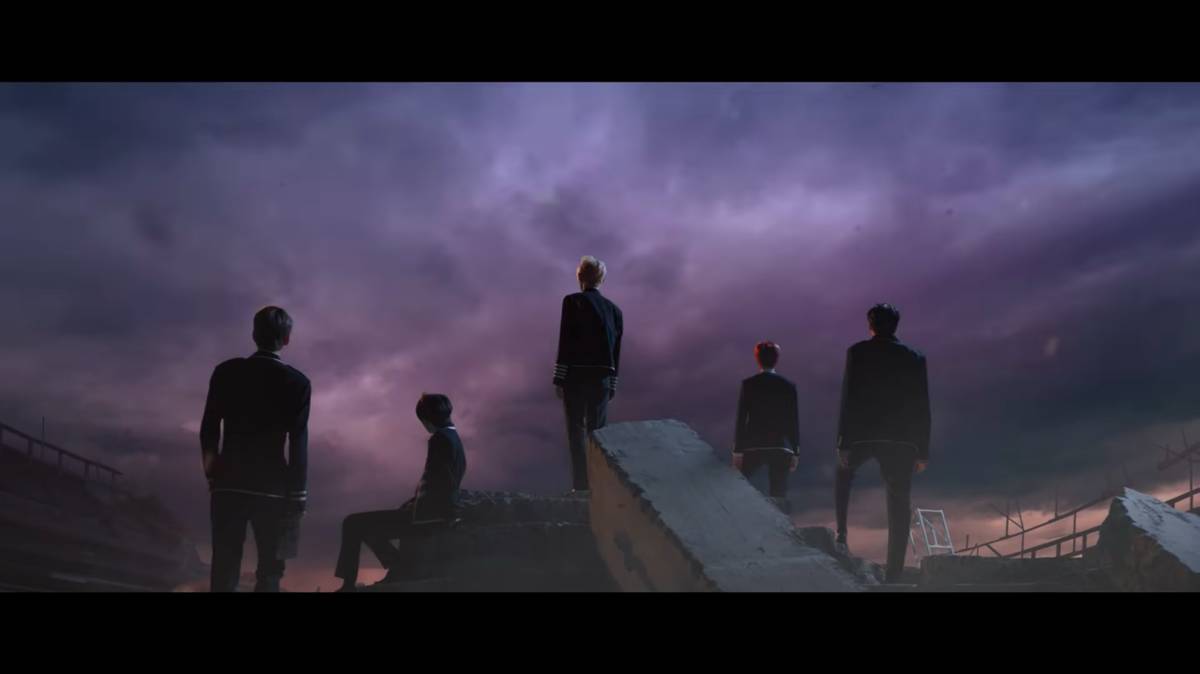 cuplikan MV Eternally dari TXT (YouTube.com/HYBE LABELS)